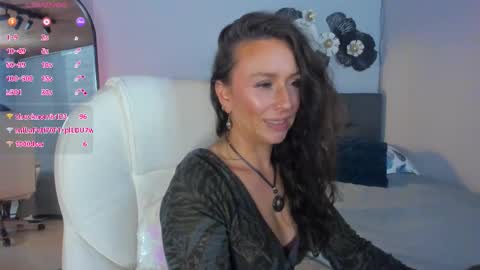 Indigo Wild  online show from November 9, 2025, 11:03 pm