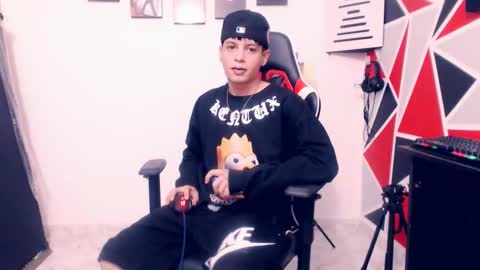 Snapshot of indomitablebeast chatting on November 30, 2025, 10:03 pm matias online show from November 30, 2025, 10:03 pm