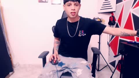 Snapshot of indomitablebeast chatting on December 19, 2025, 5:25 am matias online show from December 19, 2025, 5:25 am