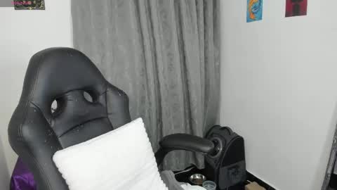 Snapshot of indra_cam chatting on May 31, 2026, 3:04 am Diana online show from May 31, 2026, 3:04 am
