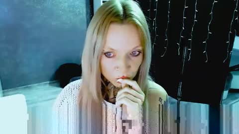 InesDesire online show from September 24, 2025, 7:33 am