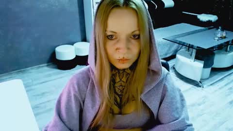 InesDesire online show from October 17, 2025, 8:55 pm