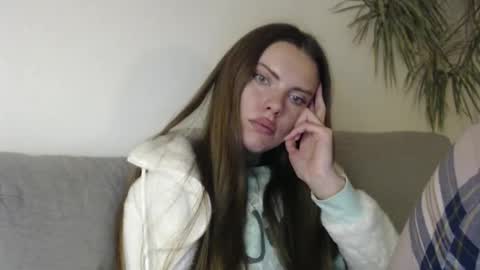 Snapshot of infinitiq45 chatting on December 17, 2024, 7:48 pm Sweet girl online show from December 17, 2024, 7:48 pm