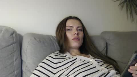 Snapshot of infinitiq45 chatting on January 22, 2025, 9:54 pm Sweet girl online show from January 22, 2025, 9:54 pm