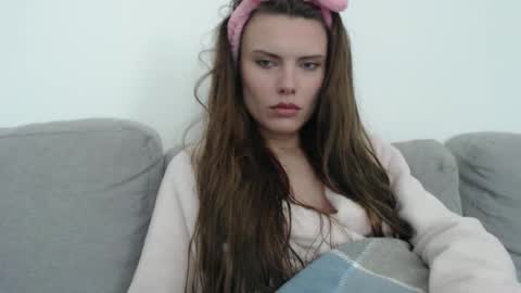 Snapshot of infinitiq45 chatting on February 7, 2025, 2:37 pm Sweet girl online show from February 7, 2025, 2:37 pm