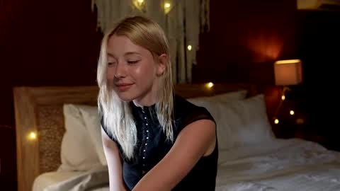 Snapshot of infinitysoul_ chatting on February 15, 2026, 12:47 pm Alexa.. Inst Fansly infinitysoul online show from February 15, 2026, 12:47 pm