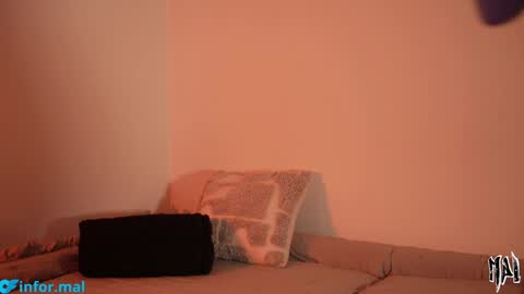 Snapshot of informal_ chatting on September 19, 2025, 11:38 pm MAL --- online show from September 19, 2025, 11:38 pm