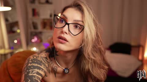 Snapshot of informal_ chatting on February 21, 2026, 8:21 pm MAL --- online show from February 21, 2026, 8:21 pm