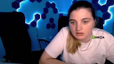 inga_gree online show from November 28, 2025, 9:56 am