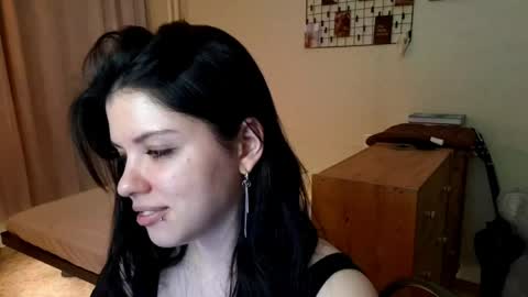 Mia online show from March 26, 2026, 2:00 pm