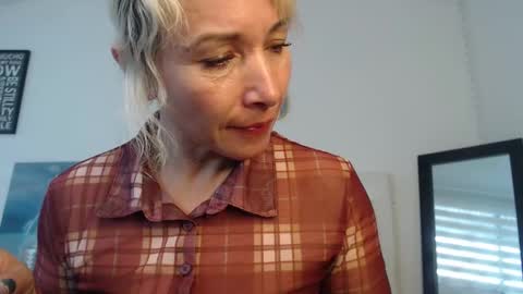 Snapshot of ingridbergman chatting on February 21, 2025, 3:10 pm online show from February 21, 2025, 3:10 pm