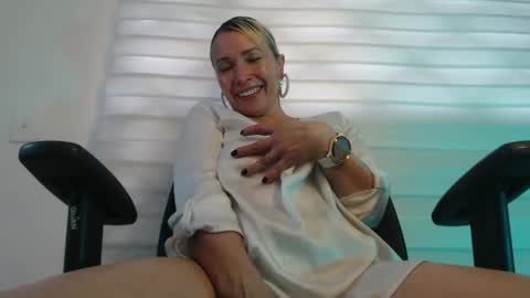 Snapshot of ingridbergman chatting on March 5, 2025, 1:50 pm online show from March 5, 2025, 1:50 pm