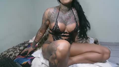Snapshot of ink_bella chatting on October 7, 2025, 10:01 am ink bella online show from October 7, 2025, 10:01 am