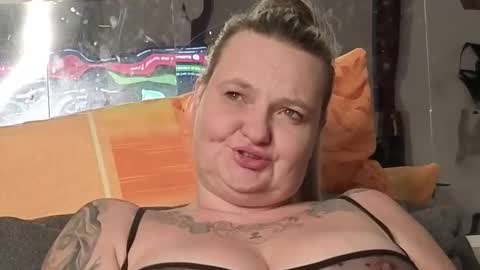 inkedblondi online show from October 7, 2025, 2:09 am