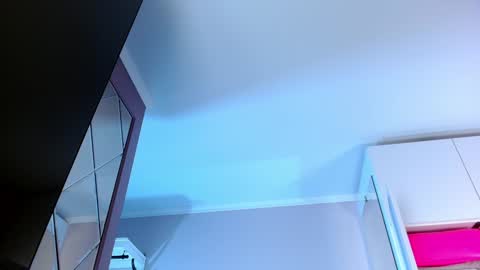 Lina online show from January 8, 2025, 12:47 pm