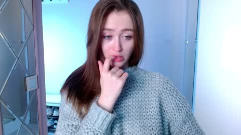 Lina online show from January 24, 2025, 1:36 pm