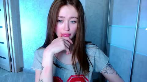 Lina online show from February 23, 2025, 12:48 pm