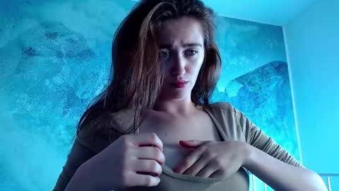 Lina online show from September 8, 2025, 2:49 pm