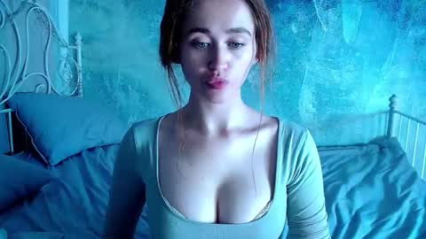 Lina online show from September 20, 2025, 2:29 pm