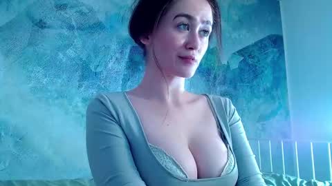 Lina online show from March 11, 2026, 1:39 pm