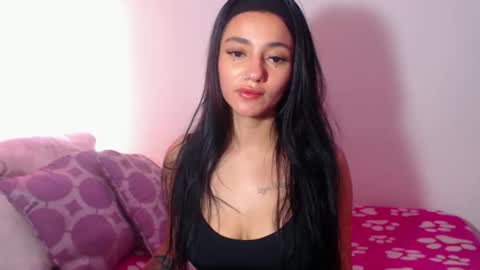 Abril online show from November 26, 2025, 8:43 pm