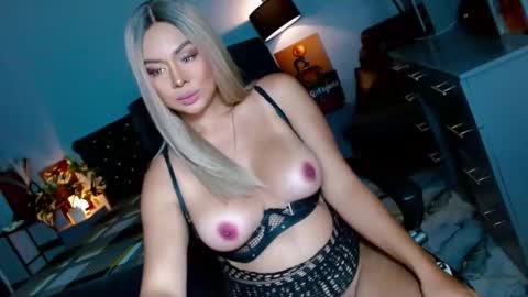 insatiable_queen16 online show from May 29, 2026, 7:34 pm