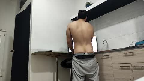 Snapshot of insistente chatting on November 27, 2025, 2:41 pm INSTAGRAM camilodlx online show from November 27, 2025, 2:41 pm