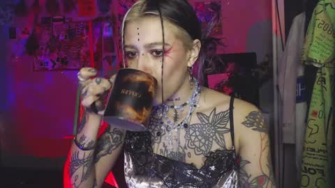 Insunnity666 online show from December 10, 2024, 9:33 pm