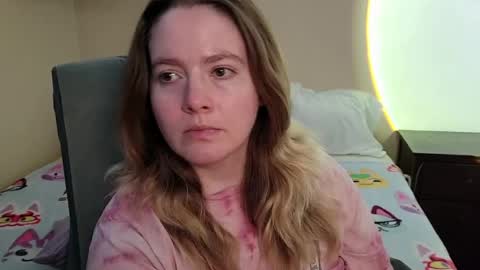 Snapshot of internetfairy_xo chatting on May 2, 2026, 6:29 am Faye online show from May 2, 2026, 6:29 am