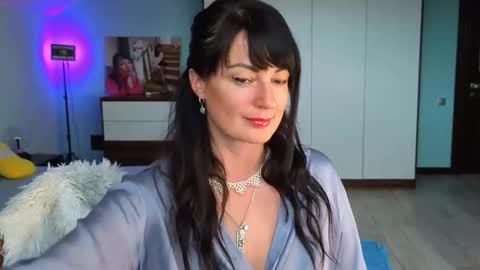 iracherrynow online show from November 10, 2025, 12:48 pm