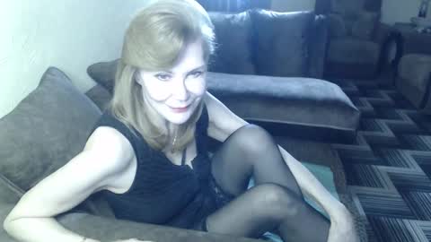 irenalegs online show from March 3, 2026, 6:41 am