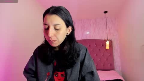 iris_77 online show from January 7, 2026, 12:07 pm