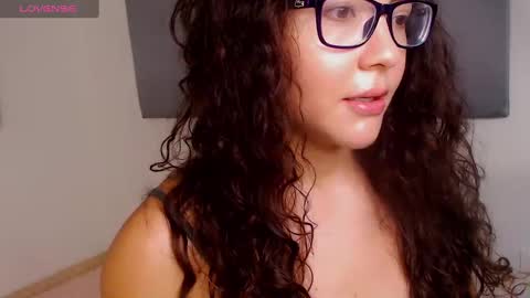 Snapshot of iris_caprice chatting on January 16, 2025, 3:23 am Instagram iris caprice online show from January 16, 2025, 3:23 am