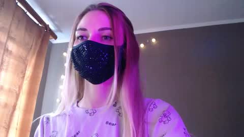 Lily online show from September 11, 2025, 3:12 pm