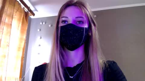 Lily online show from March 8, 2026, 2:32 pm