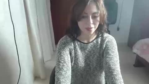 irisarellano_ online show from April 15, 2026, 1:40 pm