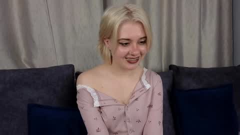 Iris Day Maya night online show from December 4, 2024, 5:22 pm