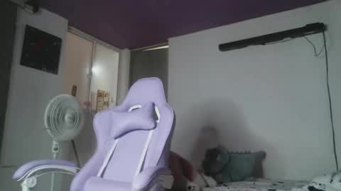 Camilla online show from January 29, 2025, 2:42 pm