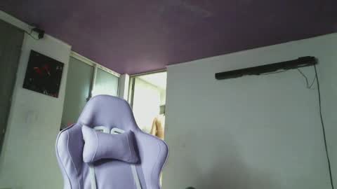 Camilla online show from February 6, 2025, 11:43 am