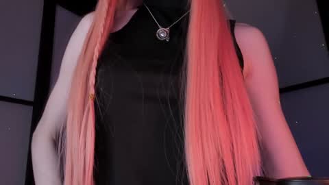 Miss Iris Fansly Miss Iris new inst.  online show from December 6, 2024, 2:17 pm