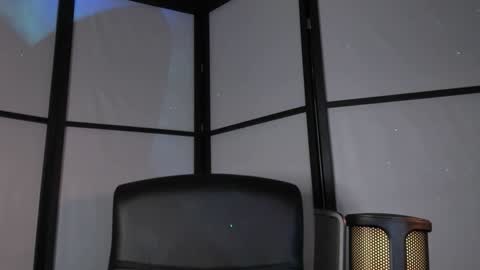 Miss Iris Fansly Miss Iris new inst.  online show from January 14, 2025, 11:16 pm