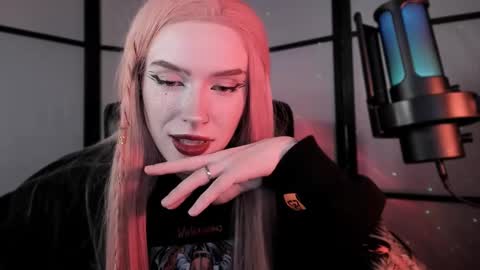 Miss Iris Fansly Miss Iris new inst.  online show from February 20, 2025, 2:02 pm