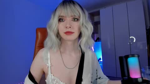 Miss Iris Fansly Miss Iris new inst.  online show from June 9, 2026, 5:46 pm