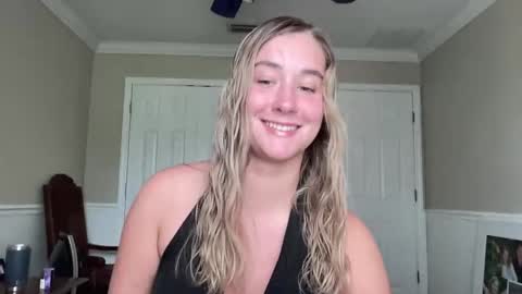Snapshot of irispink1 chatting on June 8, 2026, 4:51 pm Irispink1 online show from June 8, 2026, 4:51 pm