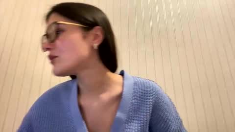 irisss31 online show from February 9, 2025, 5:33 pm