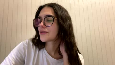 irisss31 online show from February 13, 2025, 8:24 pm