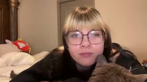 irissweets online show from April 20, 2026, 11:35 am