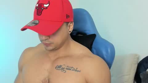 Iron online show from December 19, 2025, 3:41 pm