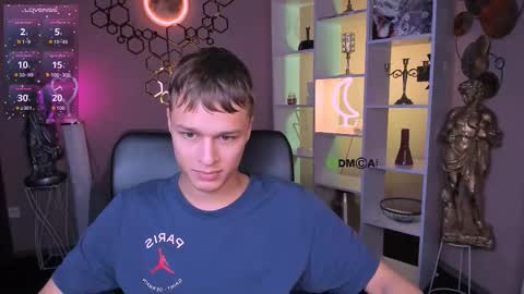 Snapshot of iron_fang1 chatting on October 17, 2025, 9:23 am iron online show from October 17, 2025, 9:23 am