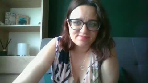Paris online show from June 10, 2026, 5:28 am